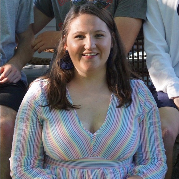 Meet your Posher, Briana - Picture 2 of 5